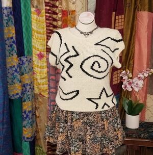 Vintage Worthington Short Sleeve Abstract Sweater - Medium